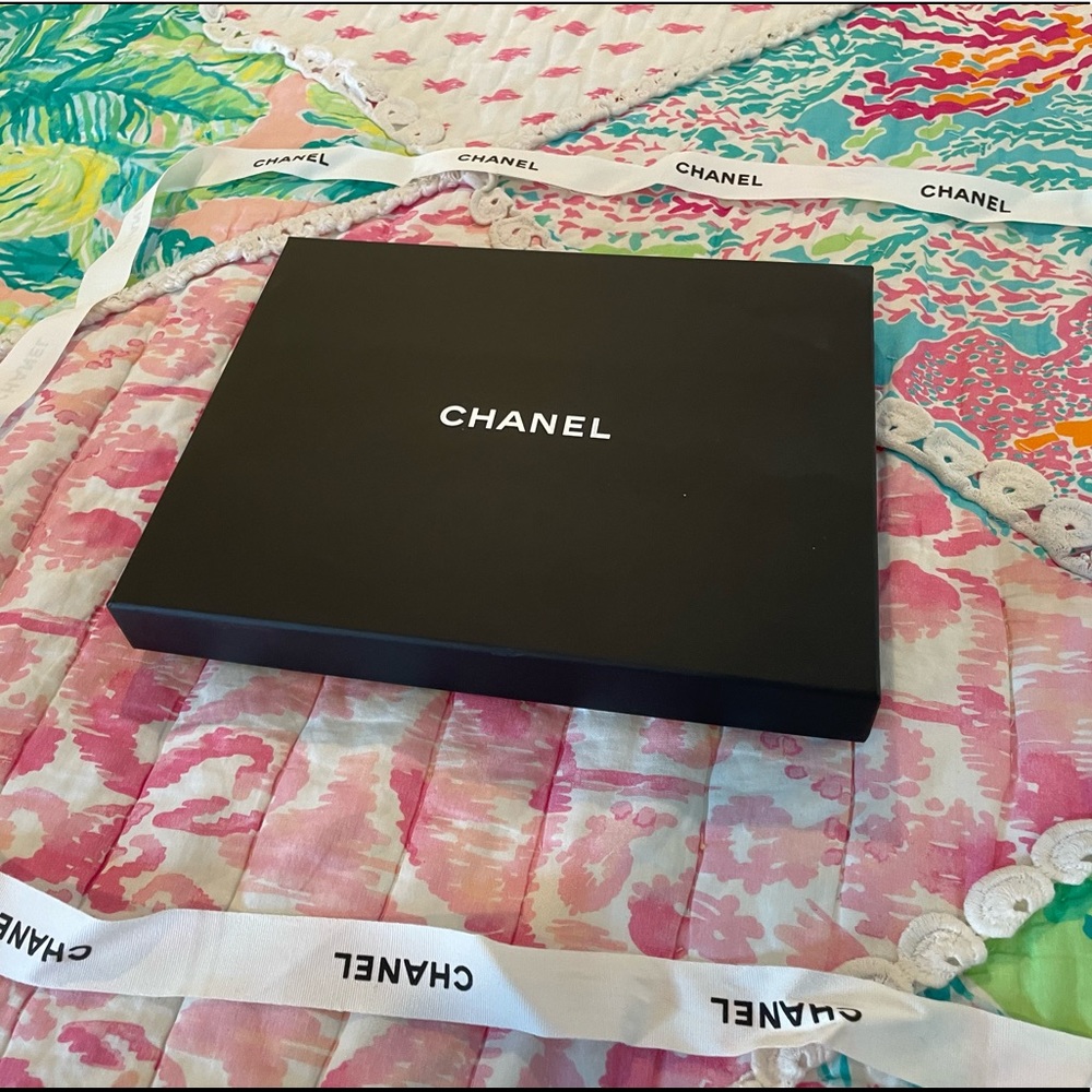 Chanel box